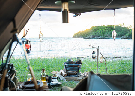 Camp style Solo camp Day camp Inside the tent Tent setup 111720583