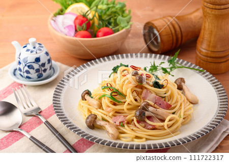 Japanese mushroom pasta Japanese mushroom pasta 111722317