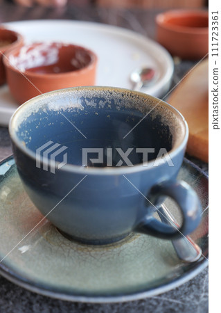 top view of empty coffee cup on table , top view of empty coffee cup on table , 111723361