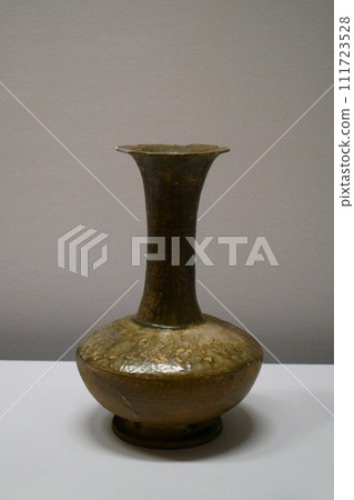 6379 長頸連身花瓶 111723528