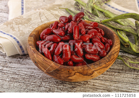 Baked red canned bean in the bowl Baked red canned bean in the bowl 111725858