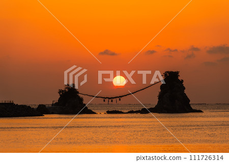 大分縣佐伯市豐後二見浦的朝陽 111726314