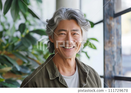 高級男子帶著微笑 111729678