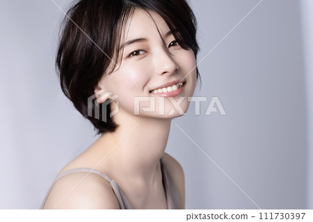 Beauty image of a young black-haired woman 111730397