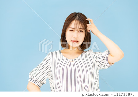 年輕女性，20 多歲，隨意，焦慮 111735973