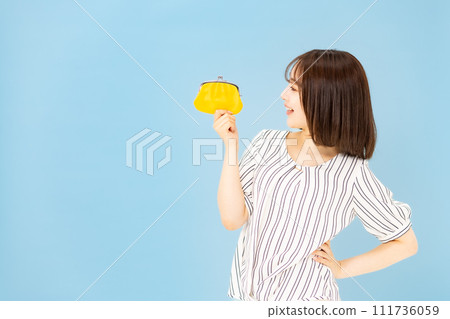 Young woman 20s money wallet Young woman 20s money wallet 111736059
