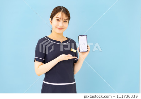 Esthetician 20s Smartphone app 111736339