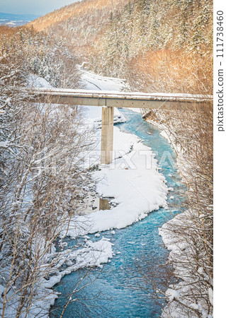 美瑛的冬天風景 111738460