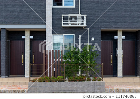 Newly built apartment parts around the entrance Newly built apartment parts around the entrance 111740865
