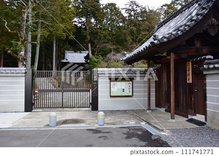 Kyoto City Anjoji gate and Kannondo (main hall) Kyoto City Anjoji gate and Kannondo (main hall) 111741771