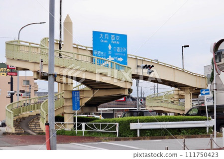 Pedestrian bridge with spiral staircase 111750423
