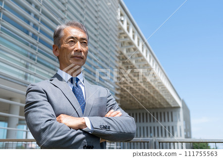 Businessman senior man 111755563