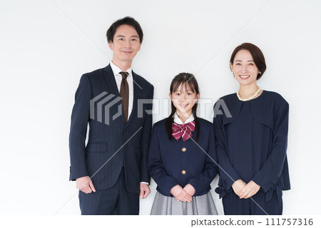 入學典禮、畢業典禮、全家福 入學典禮、畢業典禮、全家福 111757316