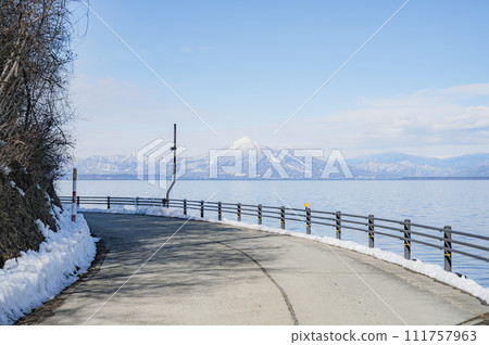 福島豬苗代湖和萬代山 111757963