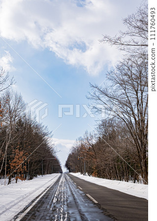 Winter scenery of Lake Shikaribetsu Winter scenery of Lake Shikaribetsu 111760493