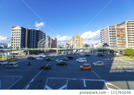 京都市下京區堀川五條十字路口的交通 111761036