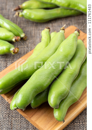 麻袋蠶豆 麻袋蠶豆 111761483