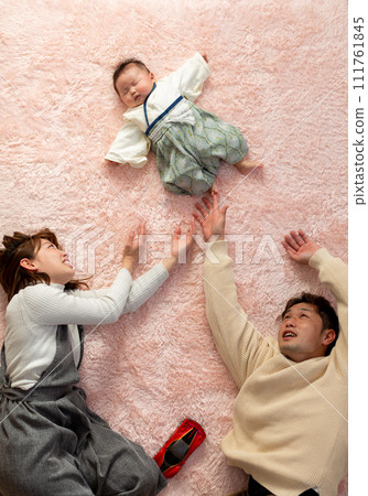 Family bedtime art family photo 111761845