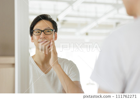 Men's skin care 111762271