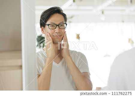 Men's skin care 111762275