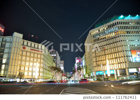 《愛知縣》名古屋市街景中區榮大津通的冬季彩燈 111762411