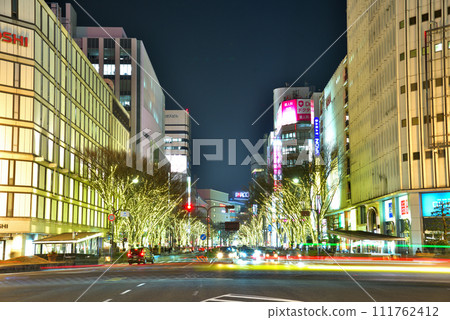 《愛知縣》名古屋市街景中區榮大津通的冬季彩燈 111762412