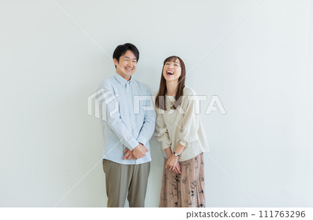 Middle couple portrait Middle couple portrait 111763296
