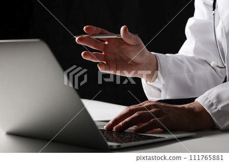 Doctor's explanation Doctor's explanation 111765881