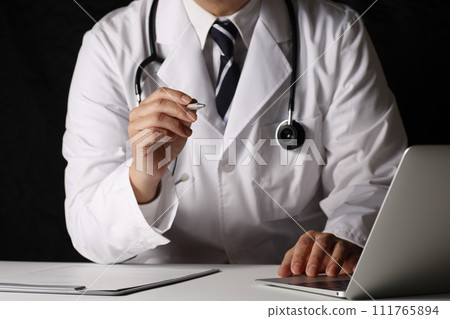 Doctor's explanation Doctor's explanation 111765894