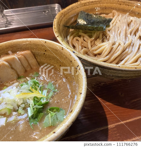 [拉麵/沾麵]海鮮/豬骨/蔬菜湯/全麥粗麵沾麵（整條/斜線） 111766276