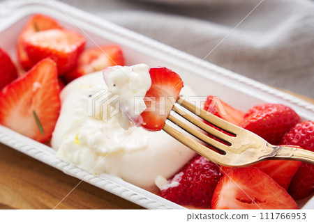 Burrata cheese and strawberry caprese Burrata cheese and strawberry caprese 111766953