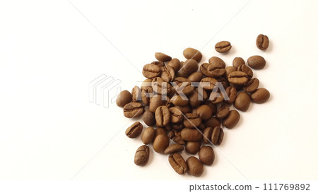 咖啡豆放在一起 111769892