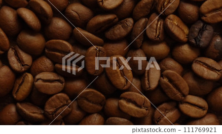 咖啡豆散開 111769921