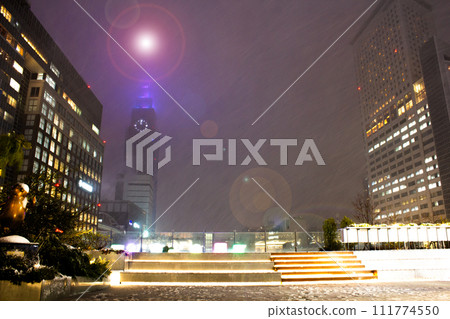 新宿站南口，2024年2月雪景（結合逆光） 111774550
