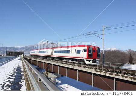 Nagano Electric Railway 2100 series heading to Nagano Nagano Electric Railway 2100 series heading to Nagano 111778461