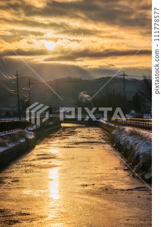 [Sunrise] Chikageki [Golden Hour] 111778577