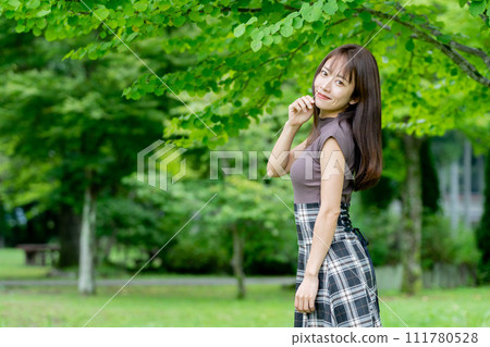 Beautiful Japanese women 111780528