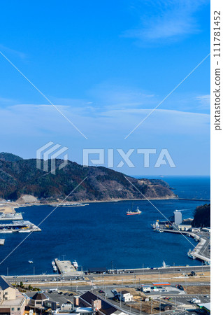 俯瞰女川灣的宮城 111781452