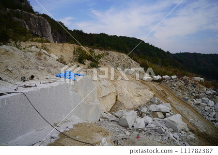 石切山（Ishigiri Mountains）是日本最大的稻田採石場，位於日本茨城縣笠間市。 111782387