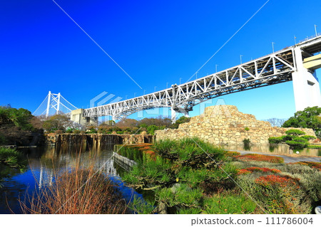 [香川縣] 晴朗的瀨戶大橋（瀨戶大橋紀念公園） 111786004