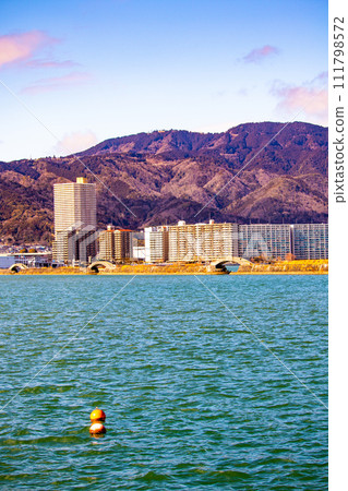 [Lake Biwa Scenery] Hamaotsu - Walking through Konan where the majestic clouds and the increasing cold of winter 111798572