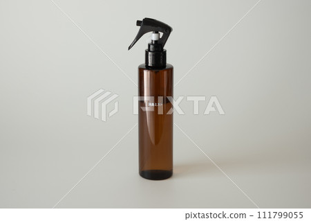 Deodorant spray with simple design Deodorant spray with simple design 111799055