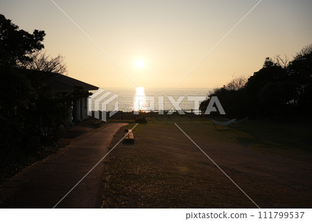 露營地可欣賞日落美景 露營地可欣賞日落美景 111799537