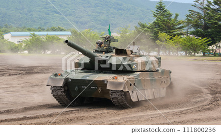 狂奔的陸上自衛隊10式坦克 111800236