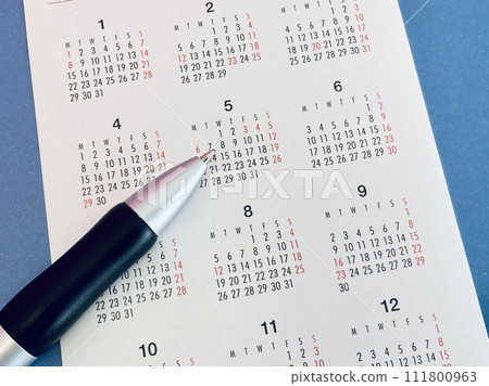 Annual calendar + pen (blue background) Annual calendar + pen (blue background) 111800963