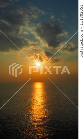 Sunset over the sea (smartphone wallpaper) Sunset over the sea (smartphone wallpaper) 111802053