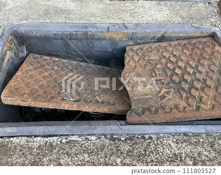 水錶蓋破損 111803527