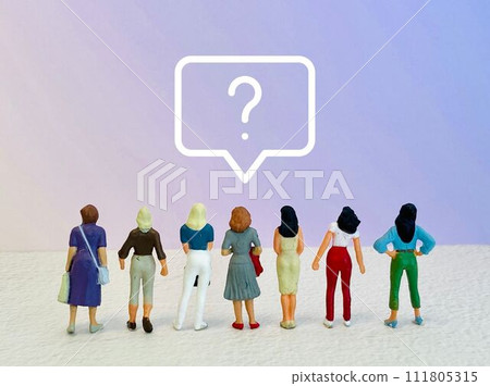 Back view of women and question mark Back view of women and question mark 111805315