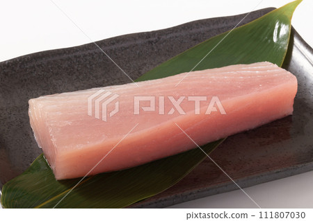 [From Wakayama Prefecture] Long-tailed tuna for sashimi 111807030