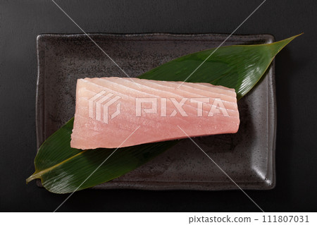 [From Wakayama Prefecture] Long-tailed tuna for sashimi 111807031